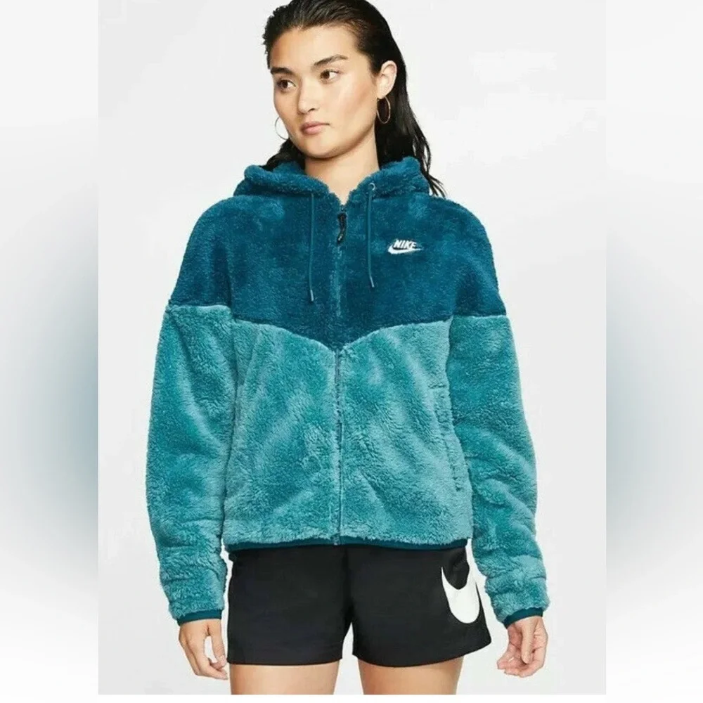 Nike WOMEN'S Sportswear Windrunner SHERPA Turquoise Teal SIZE M